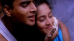 Kadhal Sadugudu Lyrics in Tamil