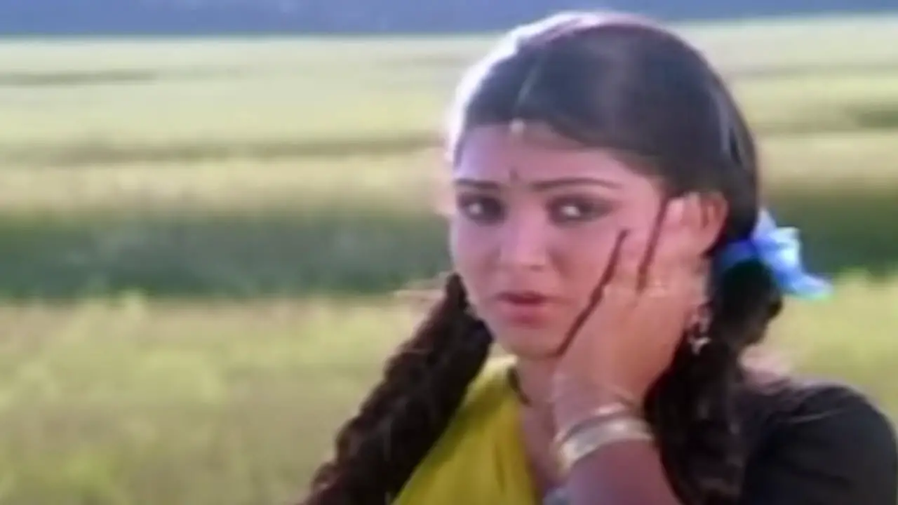 Poovoma Oorgolam Lyrics in Tamil